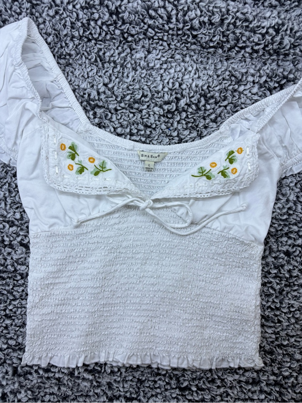 White Floral Embroidered Babydoll Split Collar Smocked Milkmaid Top Size L Boho